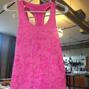 Lululemon tank size 6